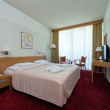 Ensana Esplanade 4*