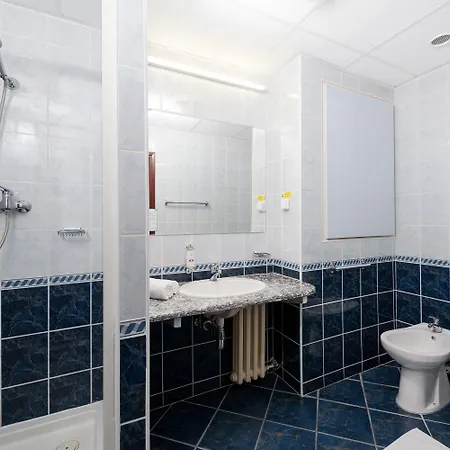 מלון Ensana Esplanade 4*