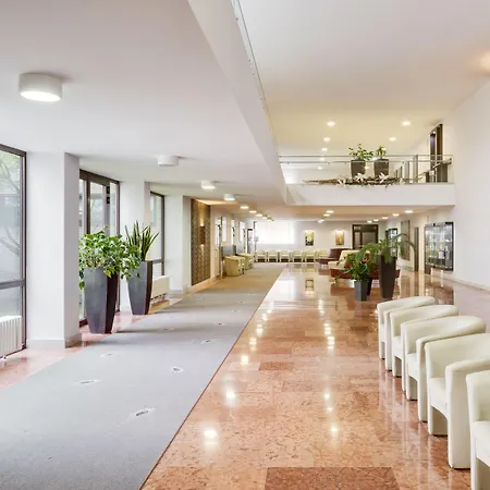 Отель Ensana Esplanade