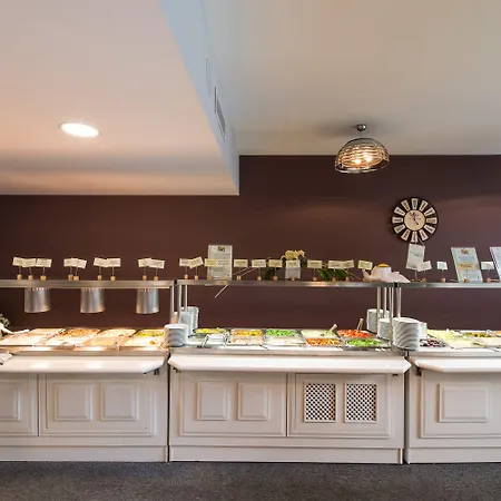 Ensana Esplanade מלון פישטני