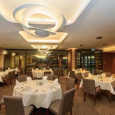 Ensana Esplanade Отель Пьештяни