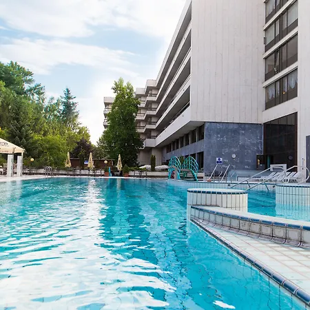 מלון Ensana Esplanade פישטני