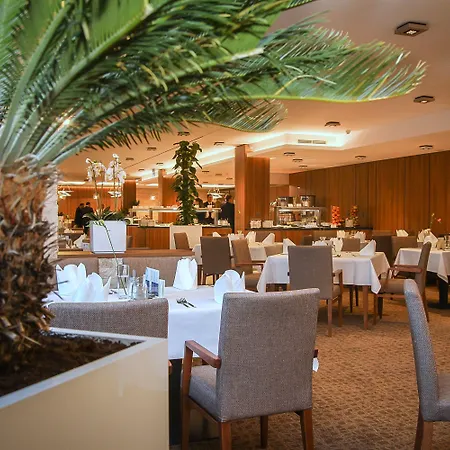 Ensana Esplanade 4* Пьештяни